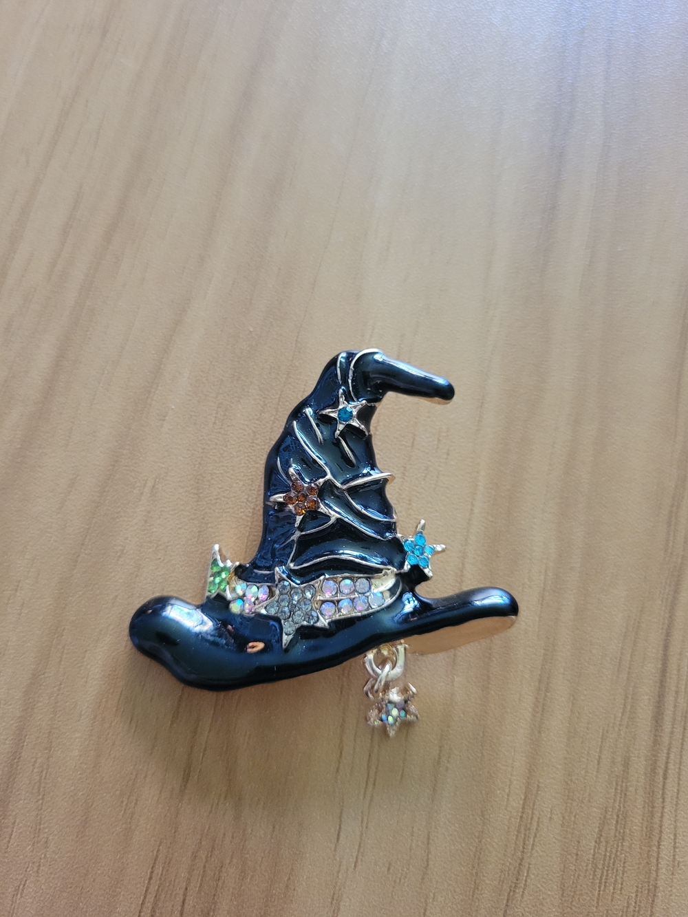 🍁NEW🍁 Black Witch Hat Brooch Pin with Multicolor Gem Accents